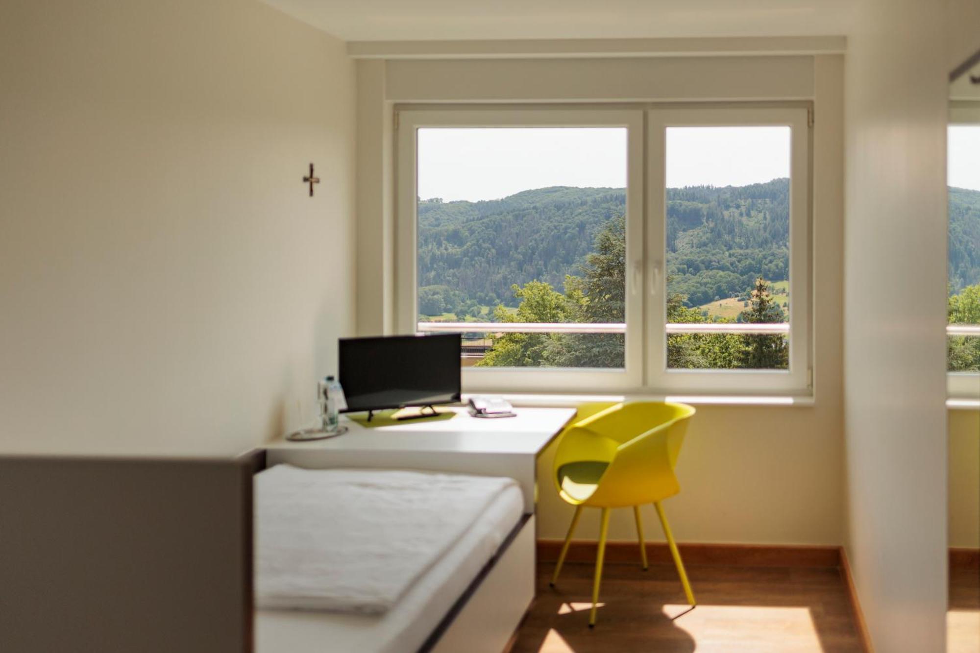 Rosa Flesch Hotel Und Tagungszentrum Waldbreitbach Buitenkant foto